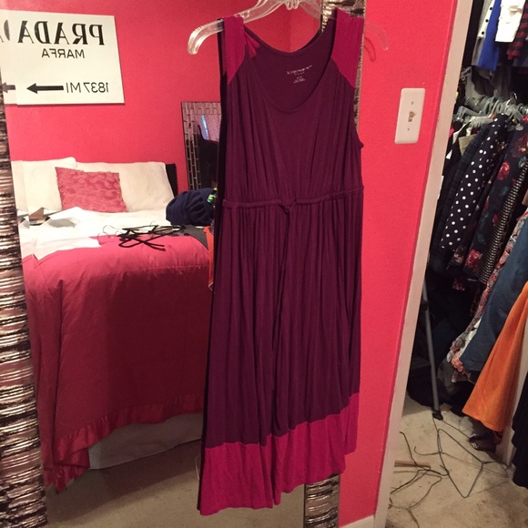 Target maroon color block maternity dress