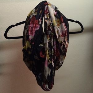 Infinity scarf