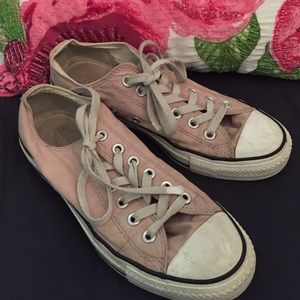 Light pink converse