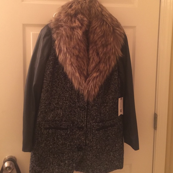 Forever 21 winter peacoat - Picture 1 of 1