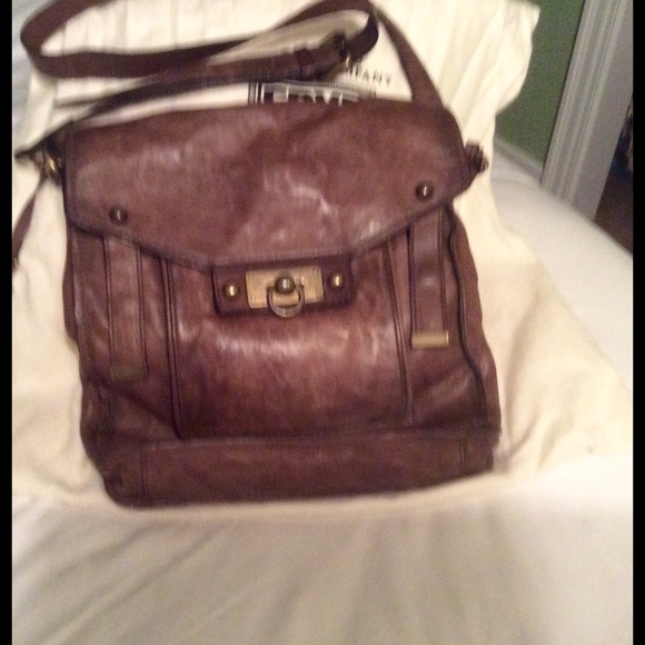 Frye Handbags - Frye Cameron Messenger Crossbody