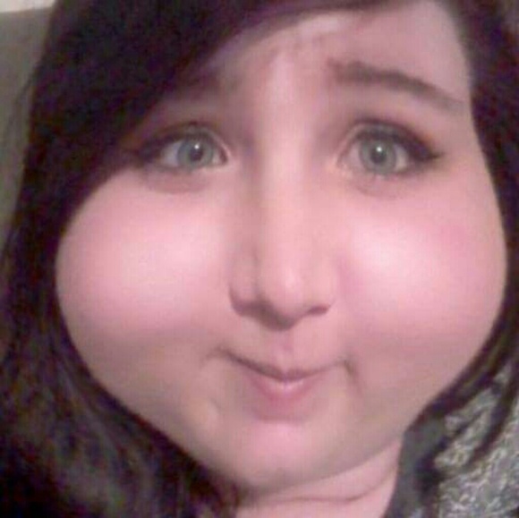 Meet your Posher, Tiffany - Picture 2 of 5