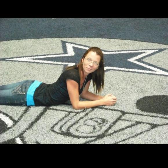 Meet your Posher, Amanda - Picture 1 of 1