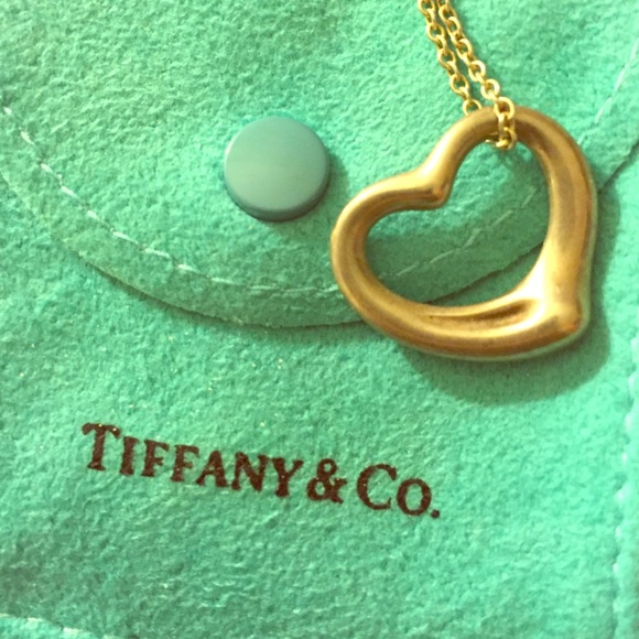 Authentic Tiffany's Elsa Peretti heart necklace - Picture 1 of 2