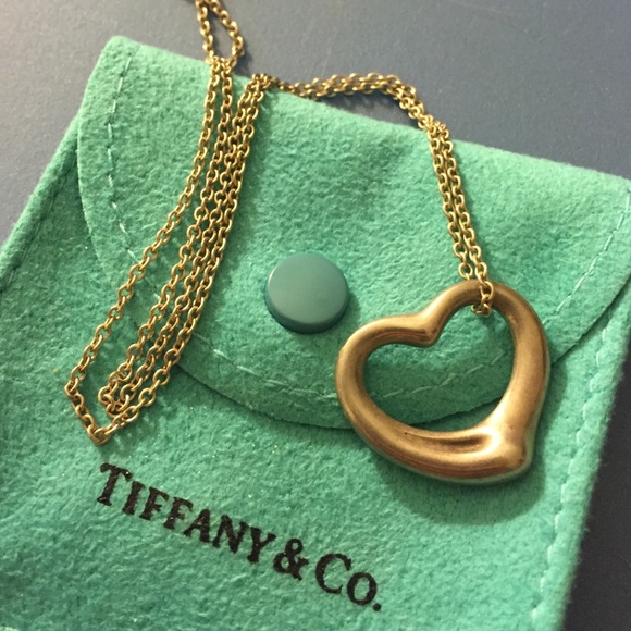 Authentic Tiffany's Elsa Peretti heart necklace - Picture 2 of 2
