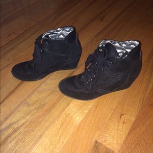 Sneaker wedges