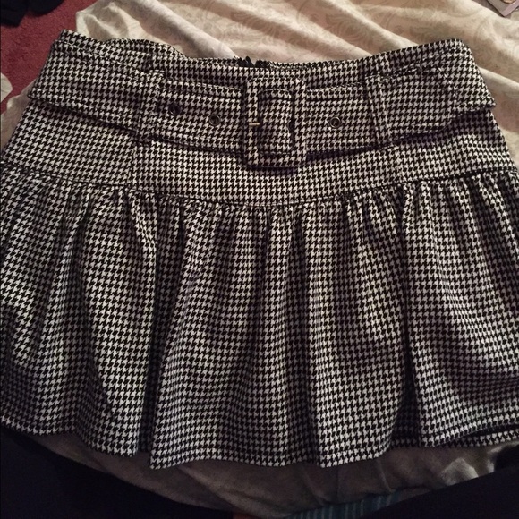 Houndstooth Skirt - Picture 1 of 4
