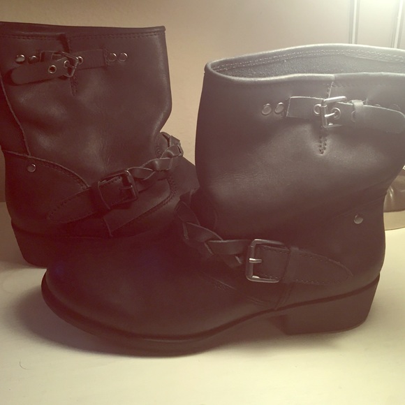 Nwot report booties