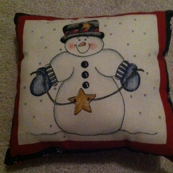 2 Pillows - Picture 2 of 3