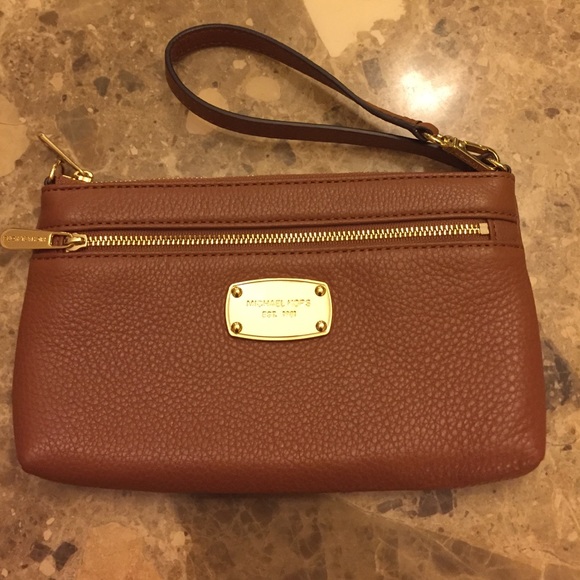 Micheal kors wrislet.