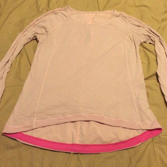 Lulu lemon size 2 top