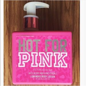 VS Pink body lotion.