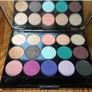 F21 Eyeshadow pallet