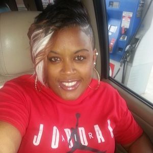 Meet your Posher, Cecelia