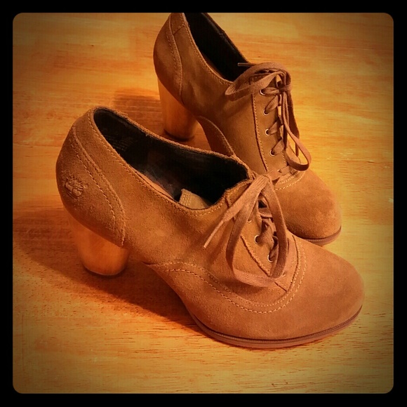 SPECIAL Brown Suede Timberland Earthkeepers Heels