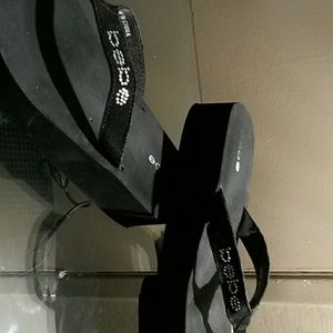 bebe flip flops