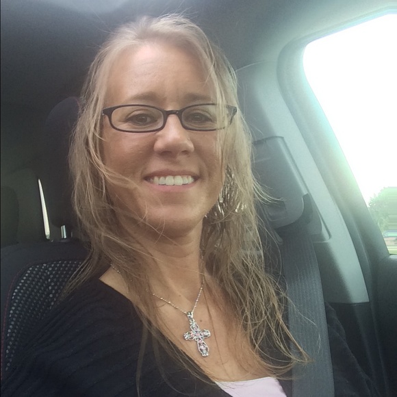 Meet your Posher, Courtney