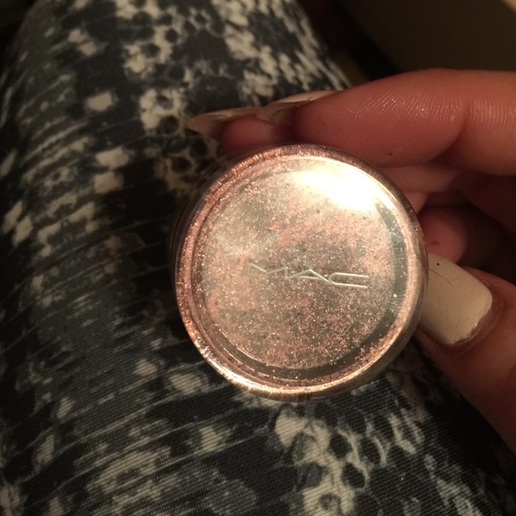 Mac pigments