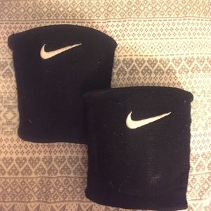NIKE KNEEPADS
