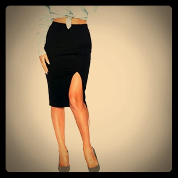 *NWT* Thigh high Pencil skirt