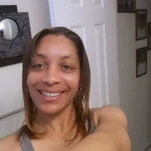 Meet your Posher, Mona