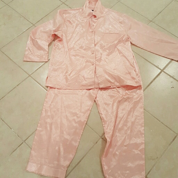 Robert louis silk pajamas Clearance