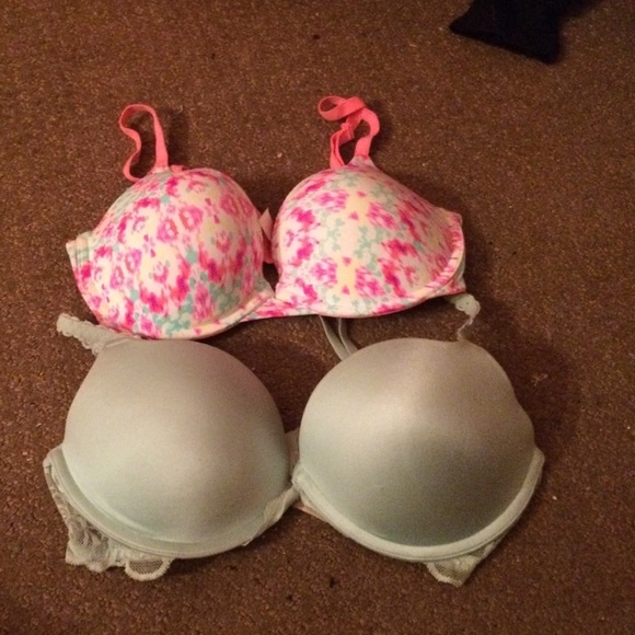 Victoria Secret/Pink Bras 34 D