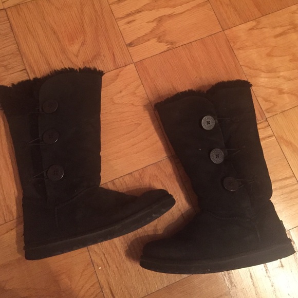 Sale💥Bailey button tall uggs - Picture 2 of 4