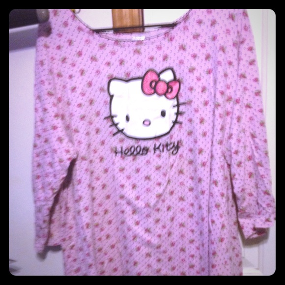 A very comfy hello kitty night gown 1x/2x
