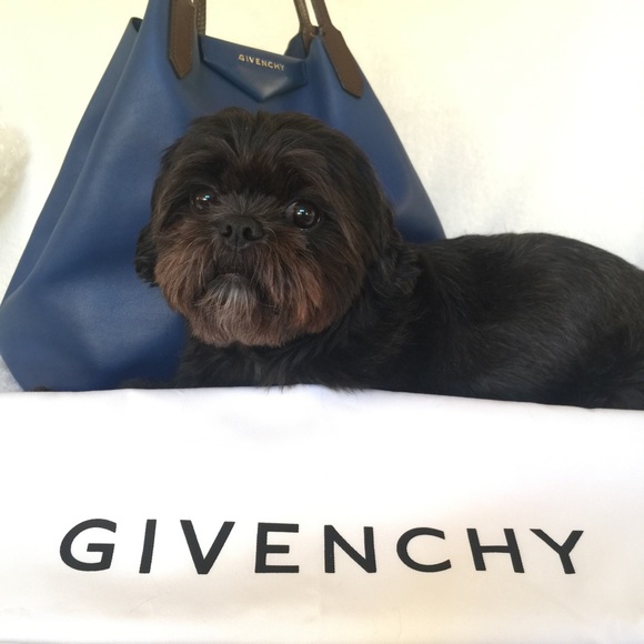 Givenchy Large Antigona Shopper Tote - Picture 4 of 4