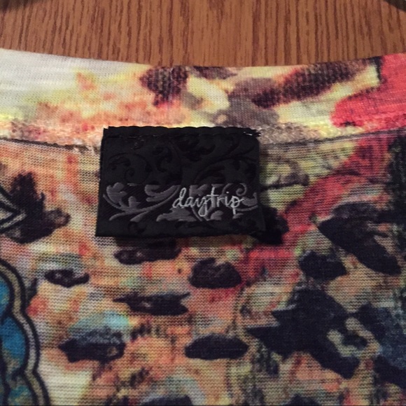 Daytrip colorful top, has sequin design in front - Picture 3 of 4