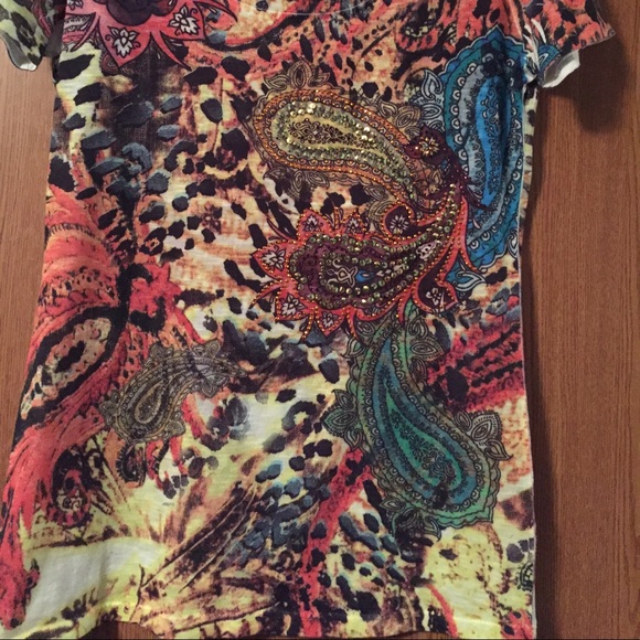 Daytrip colorful top, has sequin design in front - Picture 4 of 4