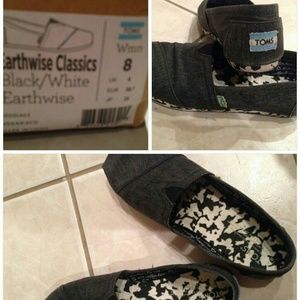 Earthwise TOMS COME WITH FREE SCARF