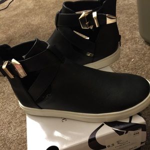 Rock&republic hi top shoes