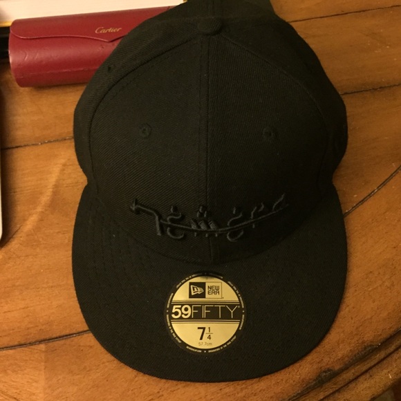 *SOLD* New Era SnapBack (Limited) - Picture 2 of 4