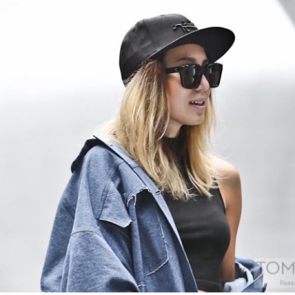 *SOLD* New Era SnapBack (Limited) - Picture 4 of 4