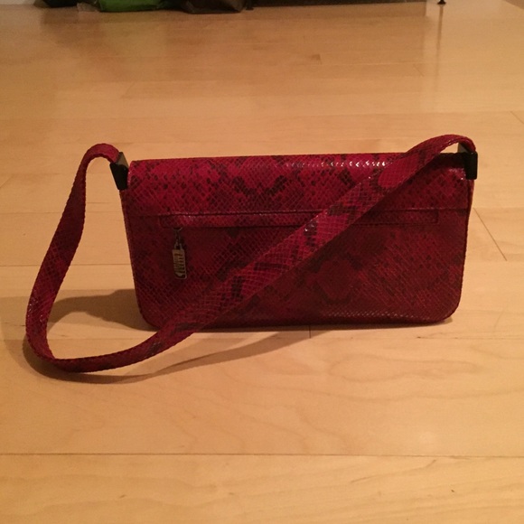 Stuart Weitzman red/black snake skin shoulder bag - Picture 2 of 4