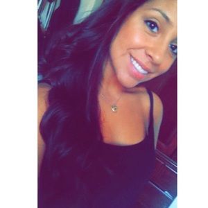 Meet your Posher, Mia