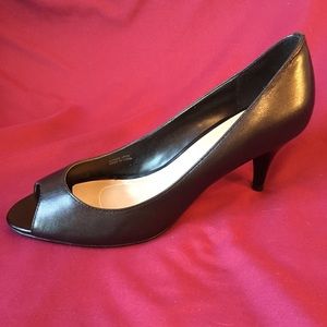 NWOB Tahari "Marie" peep-toe pumps