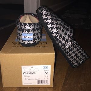 Black & Silver houndstooth Toms!