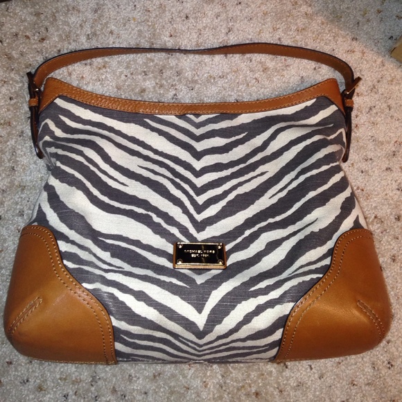 Micheal Kors purse