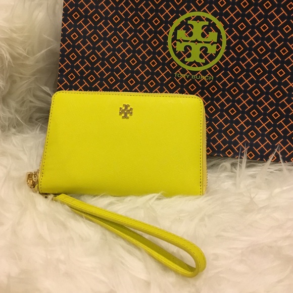 Sold! Yellow Tory Burch York wallet case wristlet - Picture 2 of 4