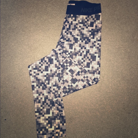 NWOT NIKE PROS!
