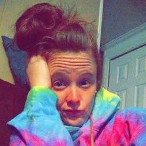 Meet your Posher, Holly