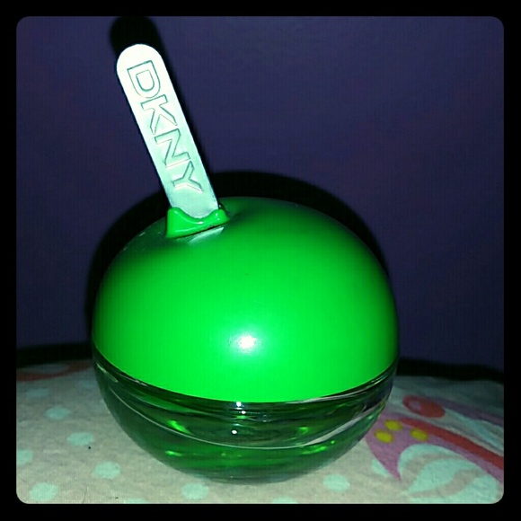 DKNY perfume delicious candy apples