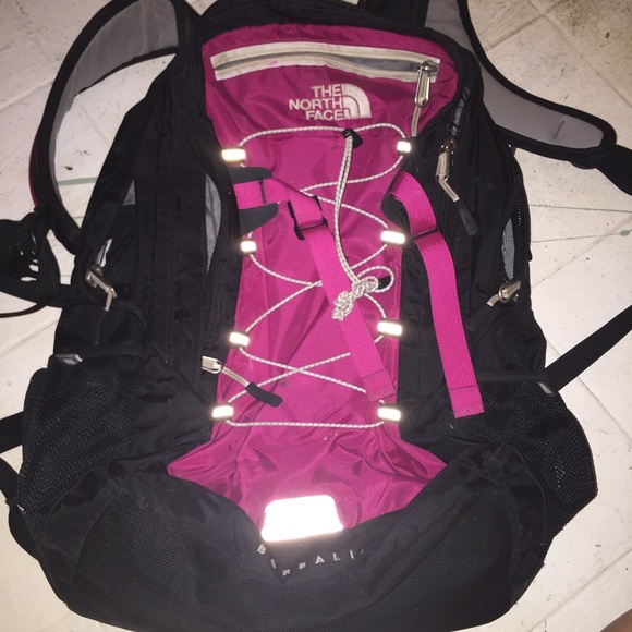 Gently-used Northface backpack💓