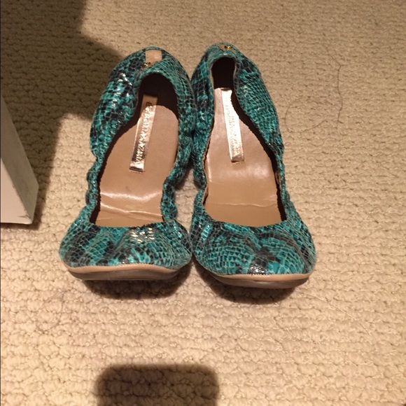 Bcbg turquoise flats