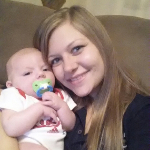 Meet your Posher, Danielle - Picture 1 of 1