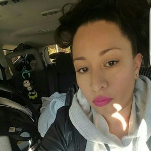 Meet your Posher, Cristina