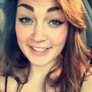 Meet your Posher, Dakota